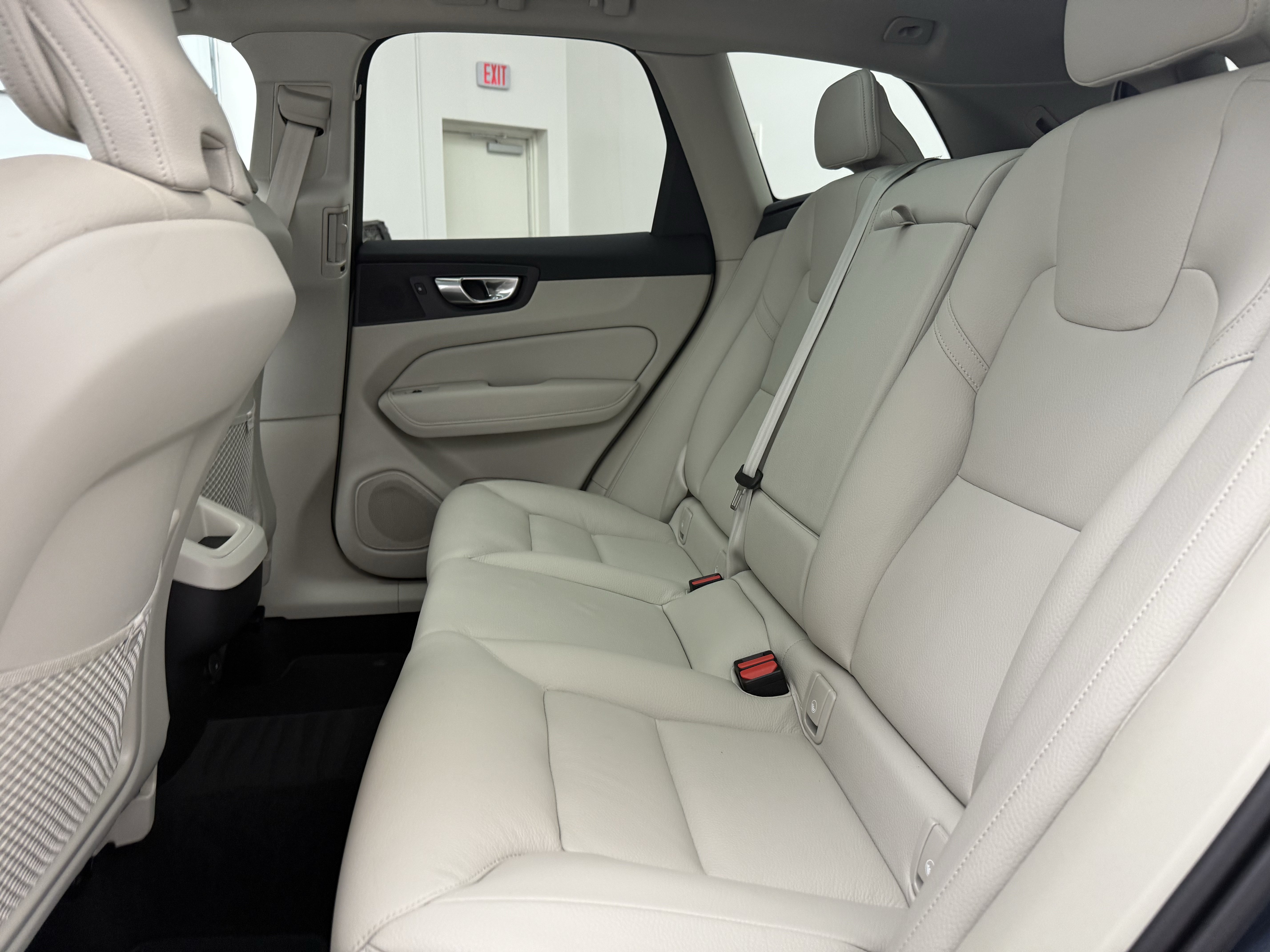 Certified 2024 Volvo XC60 B5 Core w/ Protection Package Premier AWD/4WD image 25