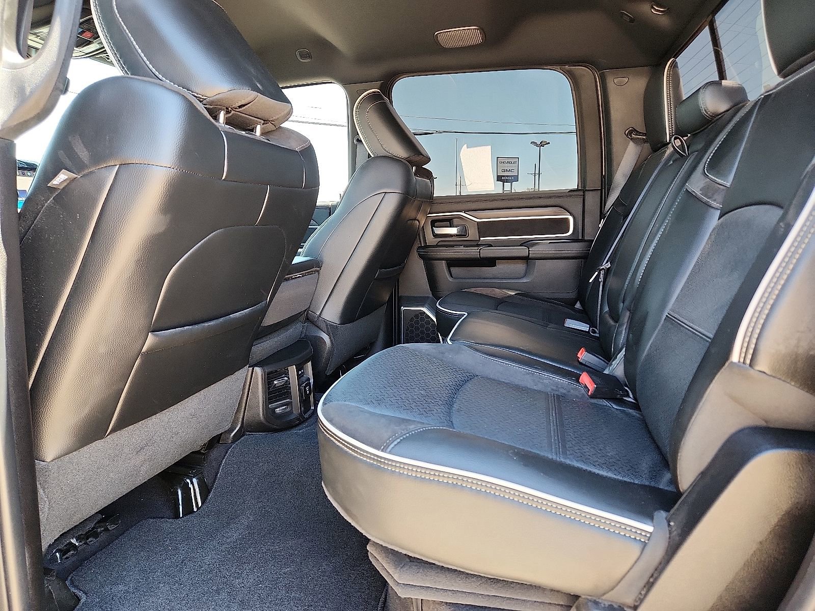 Used 2026 RAM 2500 Laramie AWD/4WD image 9