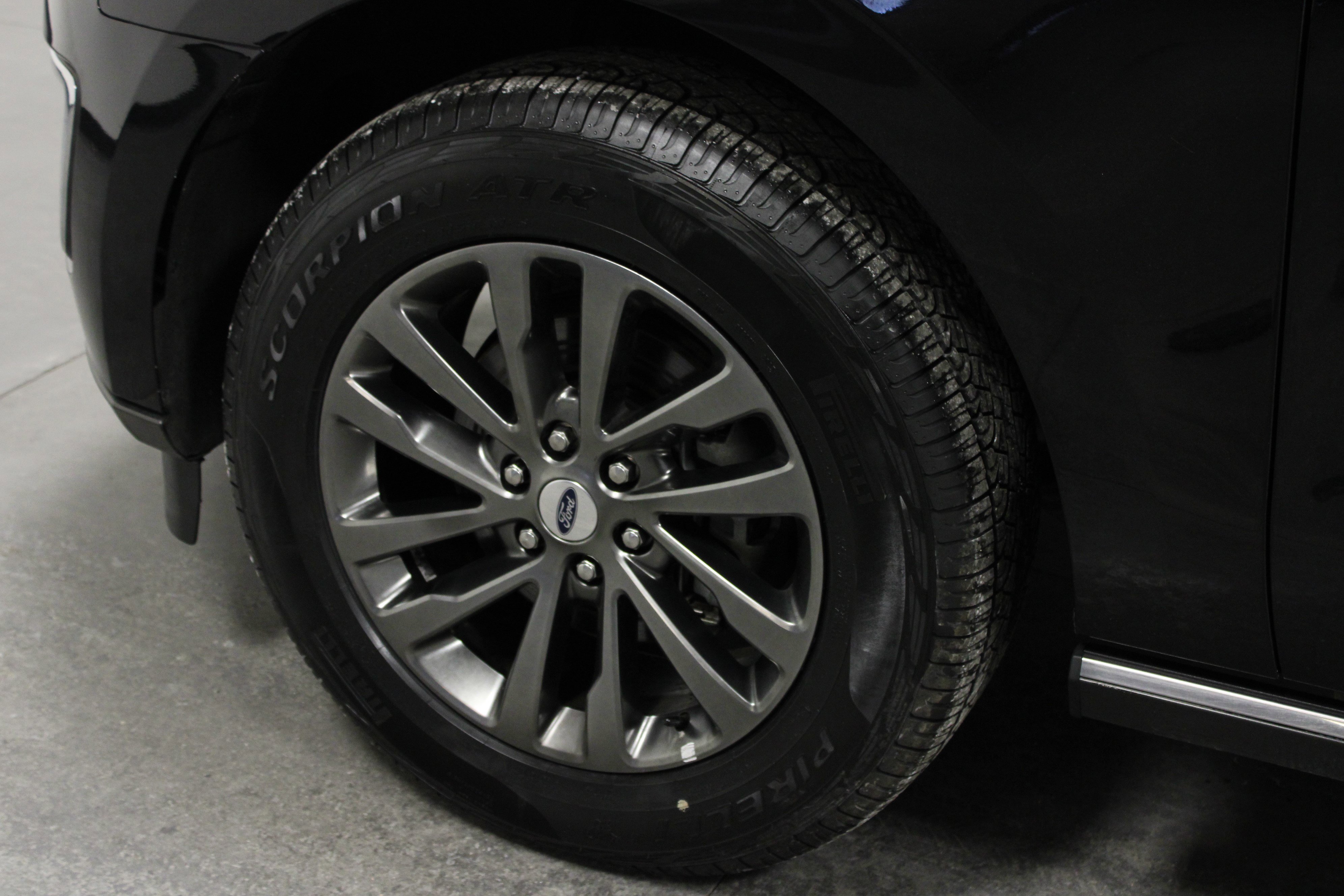 Used 2020 Ford Expedition Limited image 10