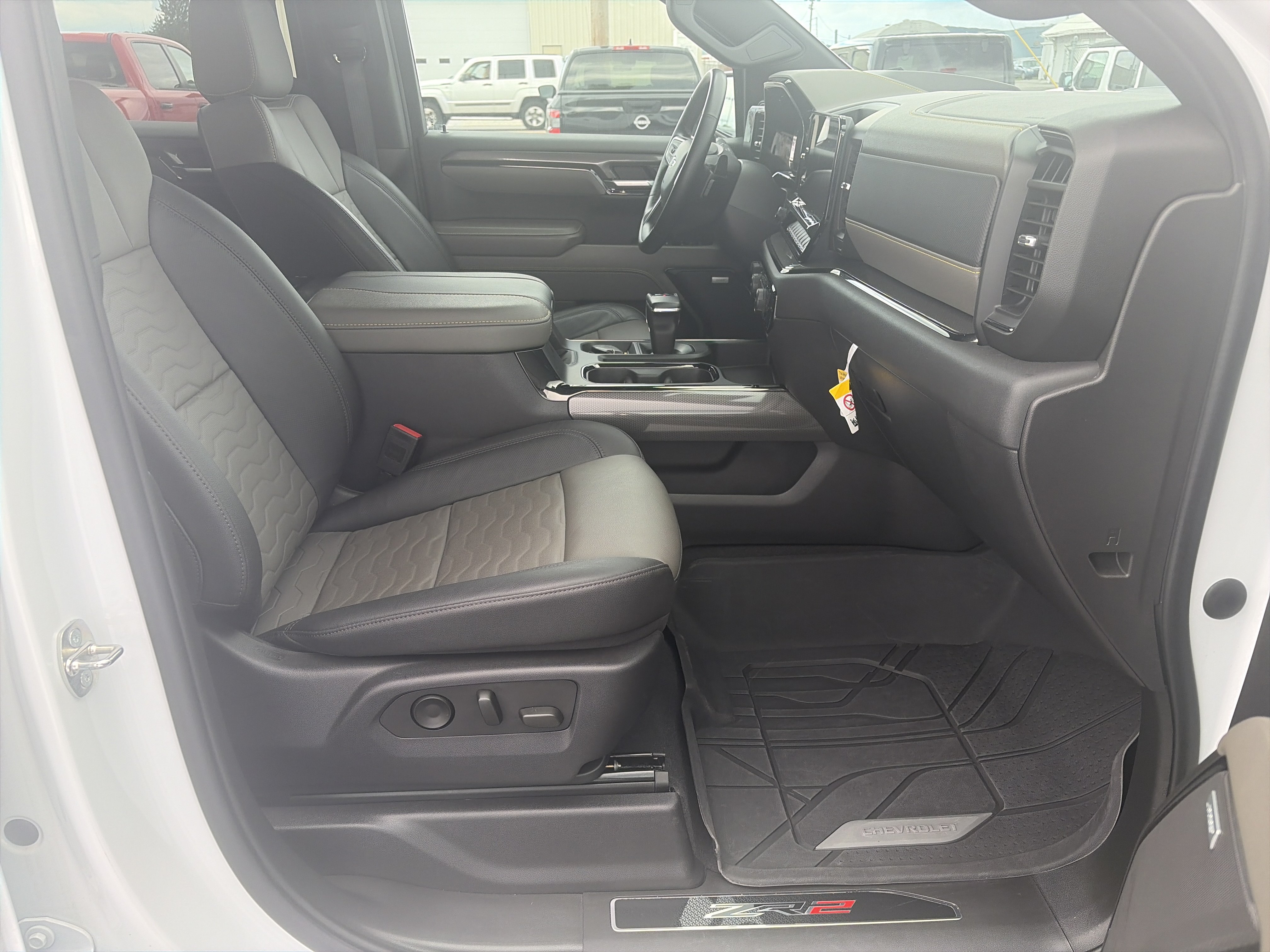 Used 2024 Chevrolet Silverado 1500 ZR2 w/ Technology Package AWD/4WD image 8