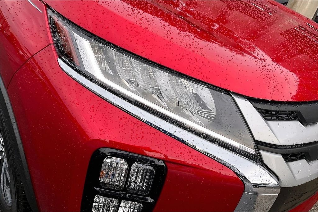 Used 2021 Mitsubishi Outlander Sport ES AWD/4WD image 27