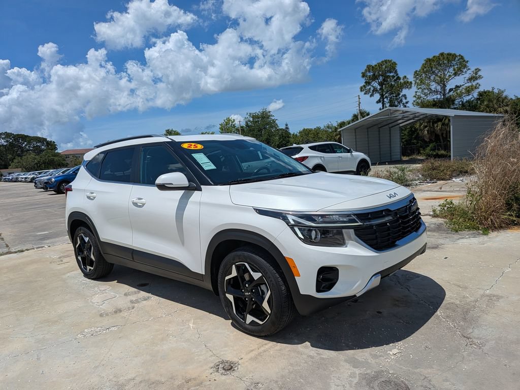 Certified 2025 Kia Seltos EX w/ EX Sunroof Package FWD image 2
