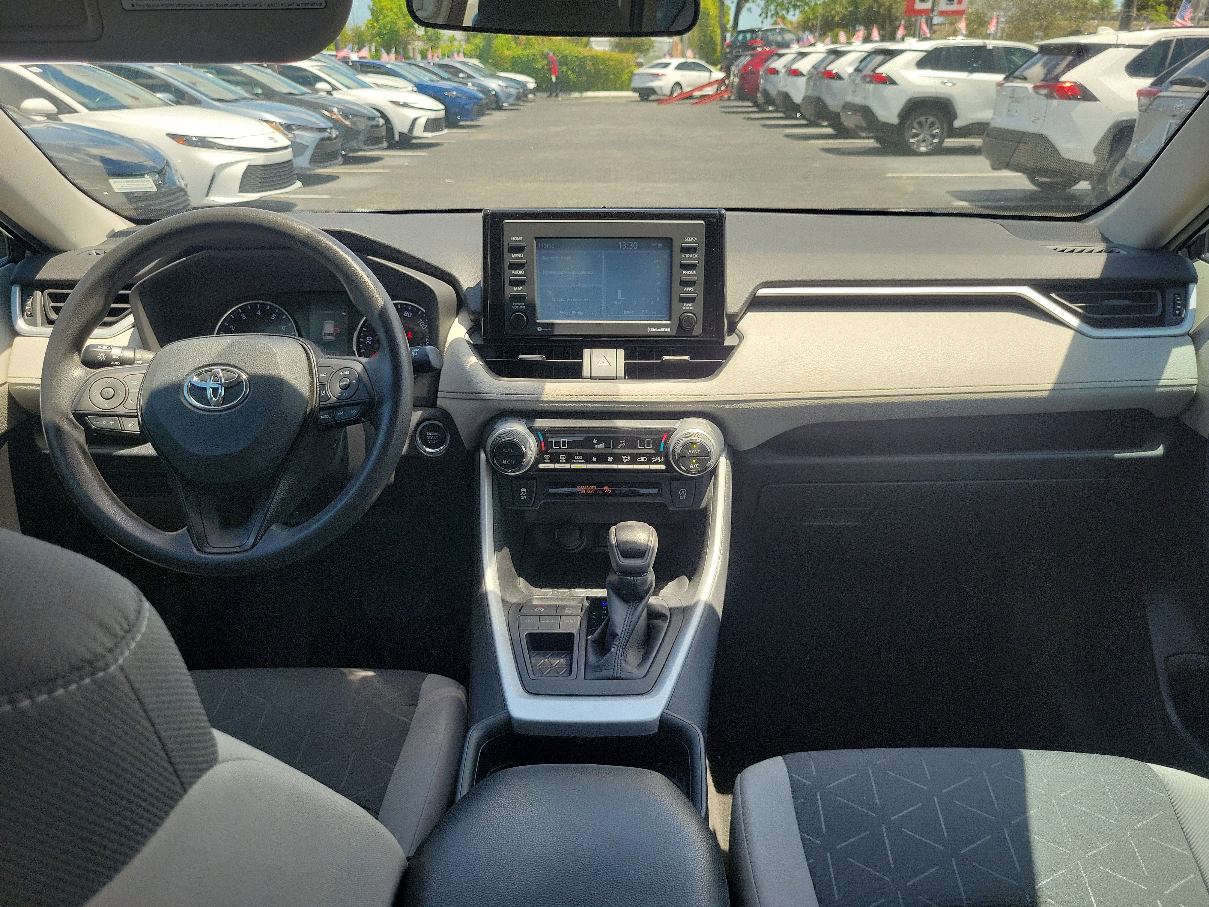 Used 2021 Toyota RAV4 XLE w/ Convenience Package FWD image 16