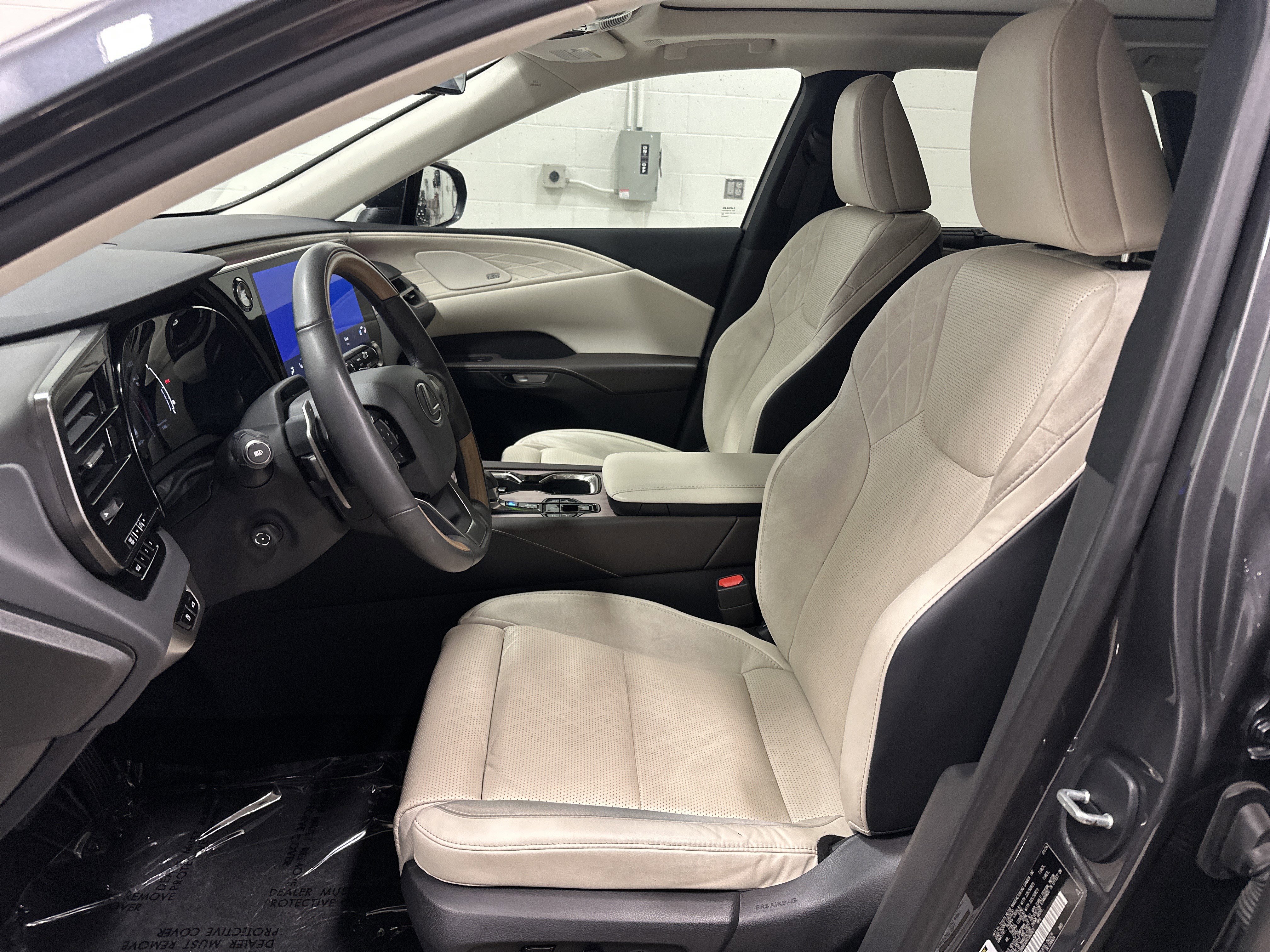 Certified 2024 Lexus RX 350 AWD w/ Convenience Package image 16