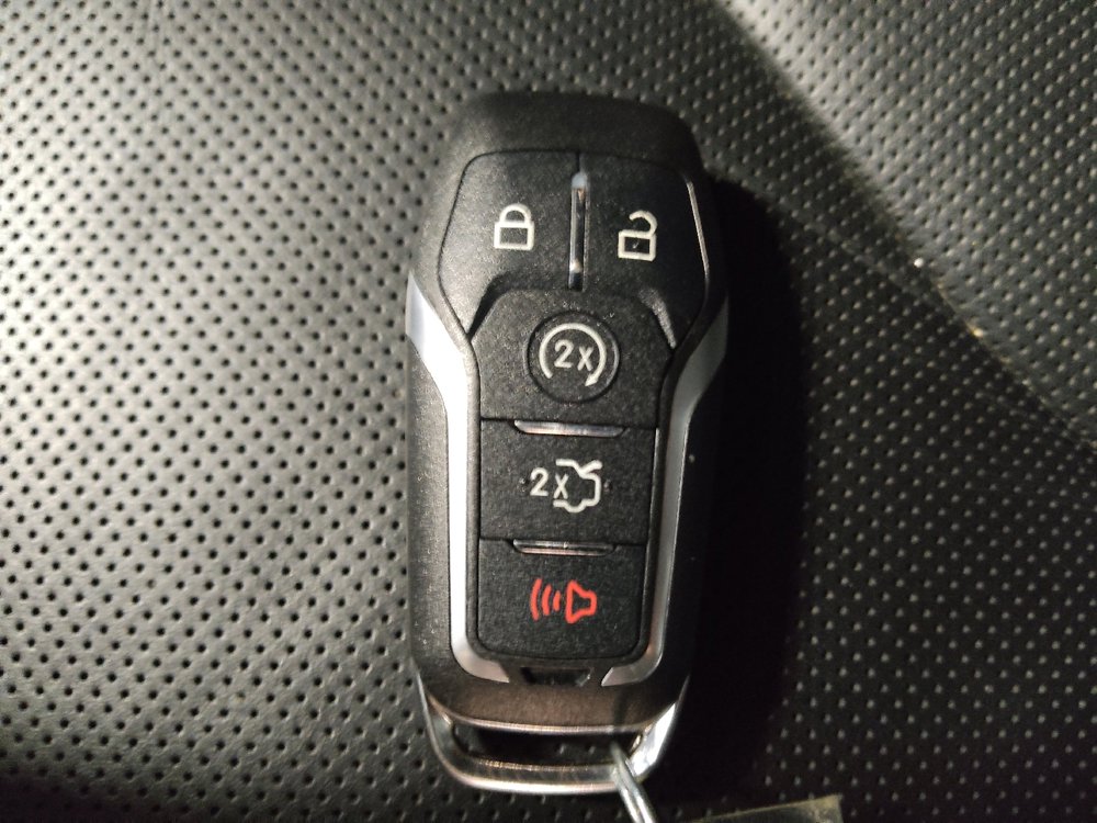 Used 2016 Lincoln MKX Reserve w/ Technology Package AWD/4WD image 32