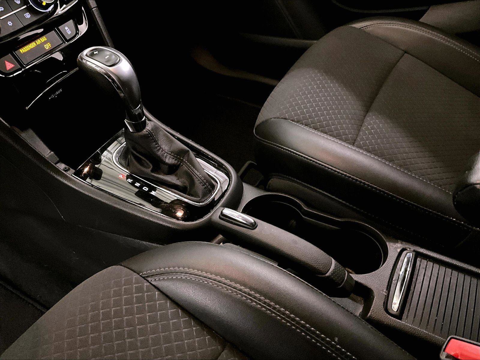 Used 2021 Buick Encore Preferred w/ Safety Package image 16