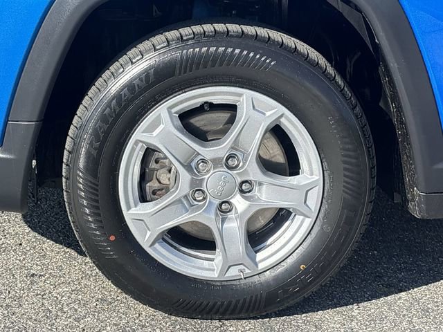 Used 2022 Jeep Compass Sport image 10