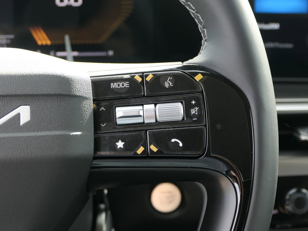 New 2026 Kia Sorento LX image 13