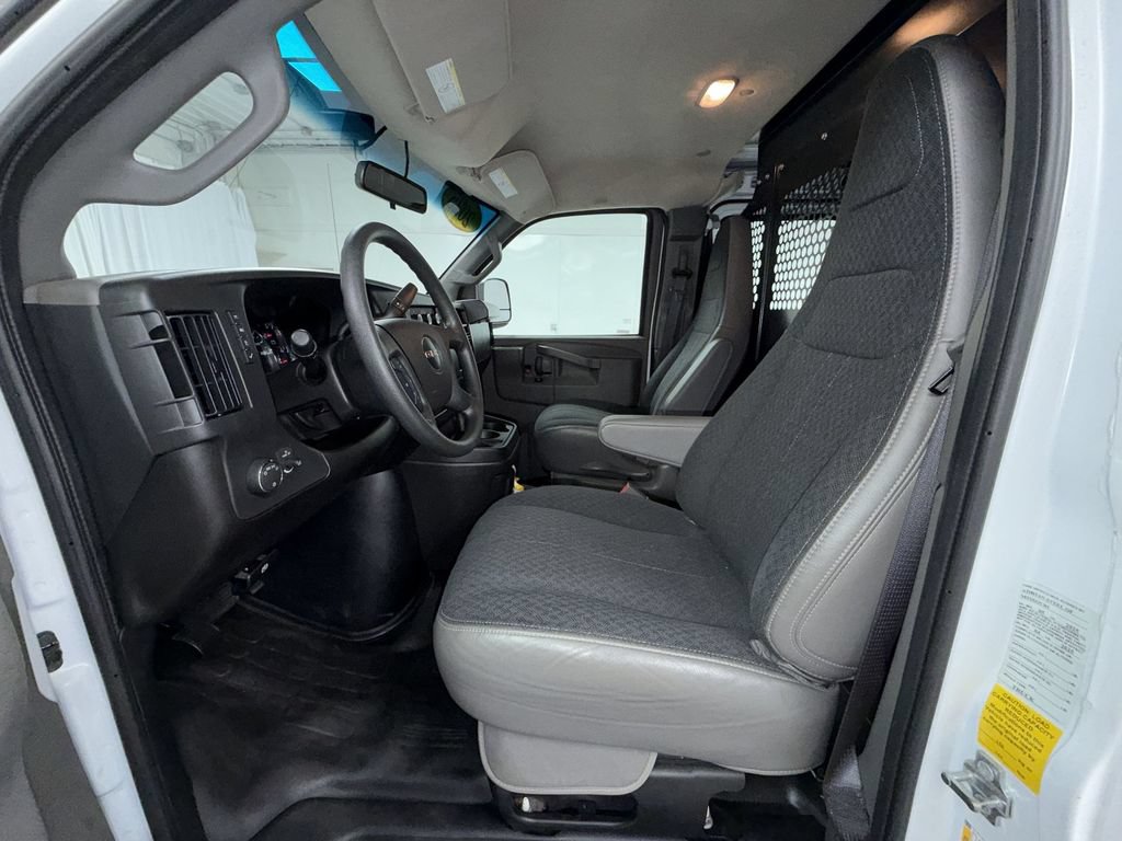 Used 2025 GMC Savana 2500 w/ Driver Convenience Package RWD image 12