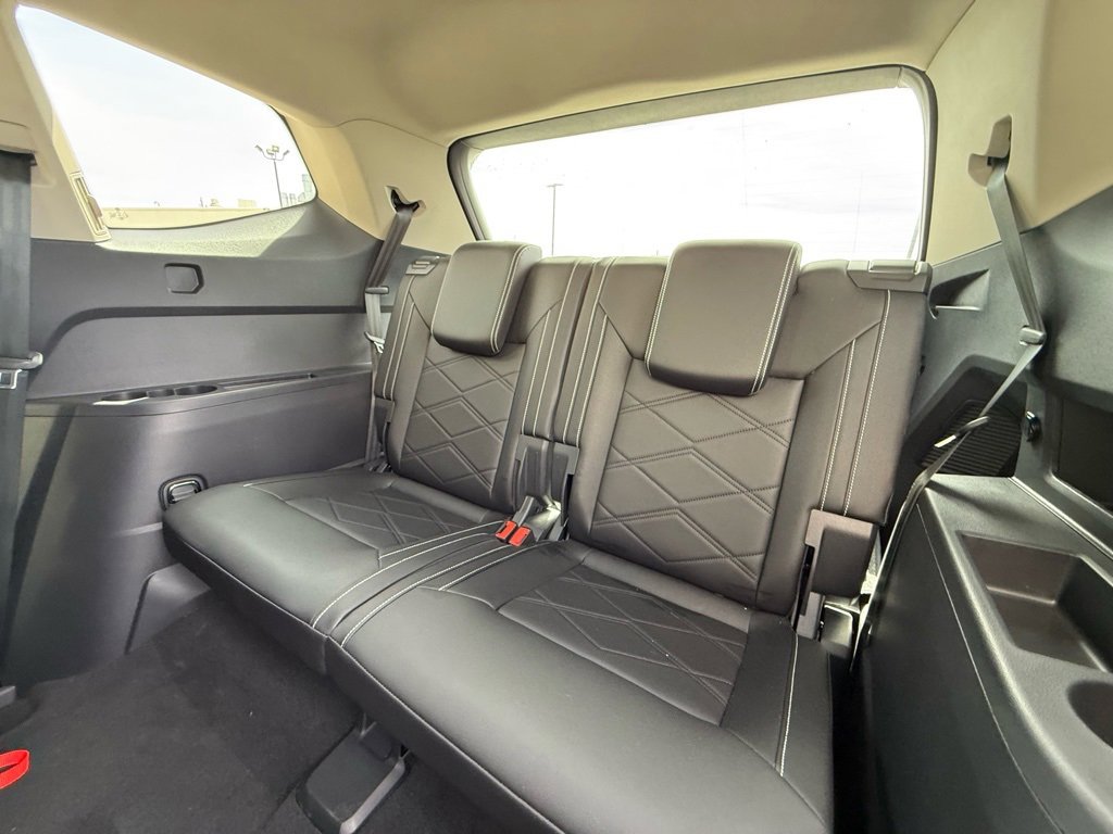 Used 2025 Volkswagen Atlas SE image 9