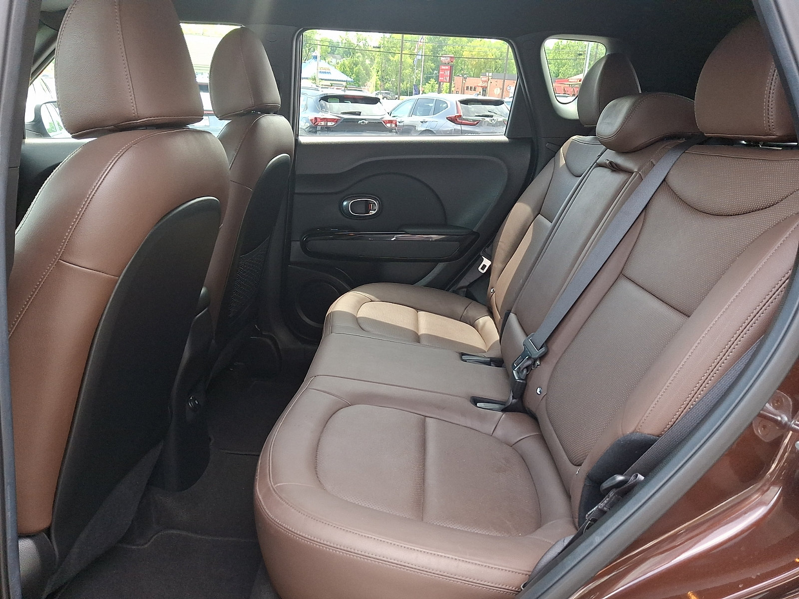 Used 2017 Kia Soul + FWD image 10