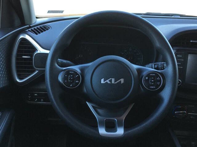 Used 2022 Kia Soul LX w/ Technology Package image 9
