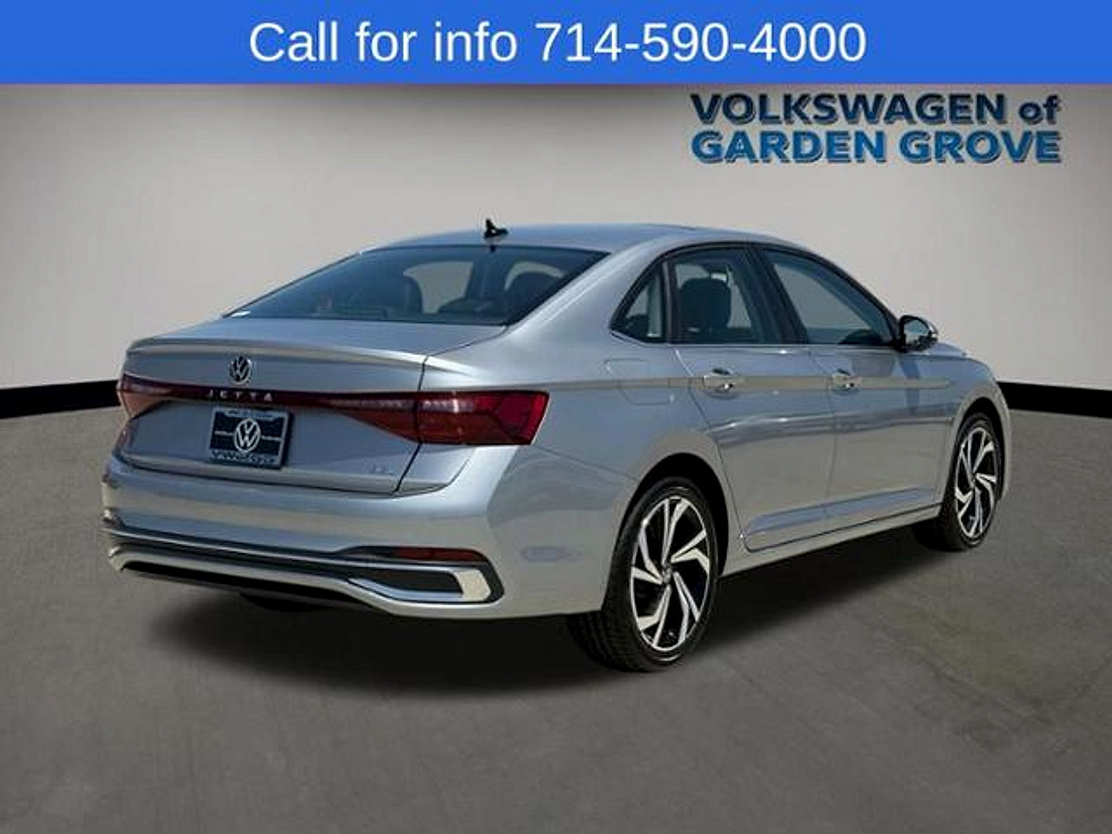 Used 2025 Volkswagen Jetta SEL FWD image 7