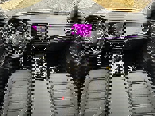 New 2026 Volkswagen Atlas Cross Sport SEL R-Line image 32