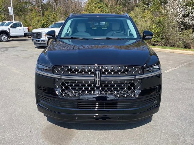 New 2026 Lincoln Navigator L Black Label AWD/4WD image 2