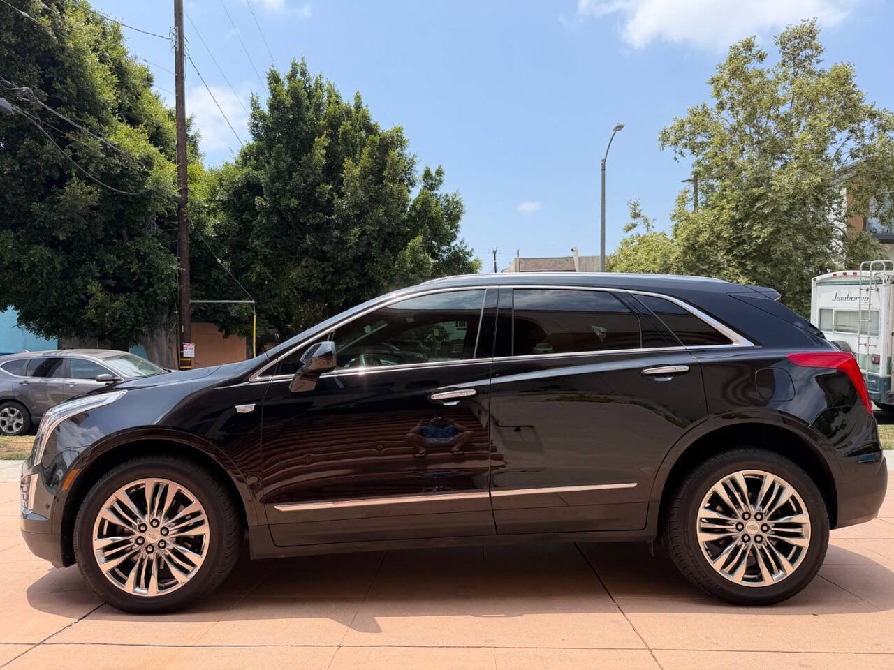 Used 2017 Cadillac XT5 Premium Luxury w/ Driver Assist Package FWD image 21