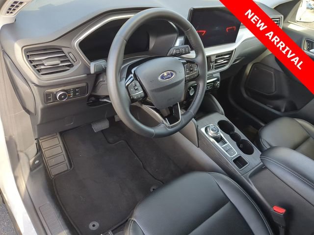 Used 2025 Ford Escape Platinum image 10
