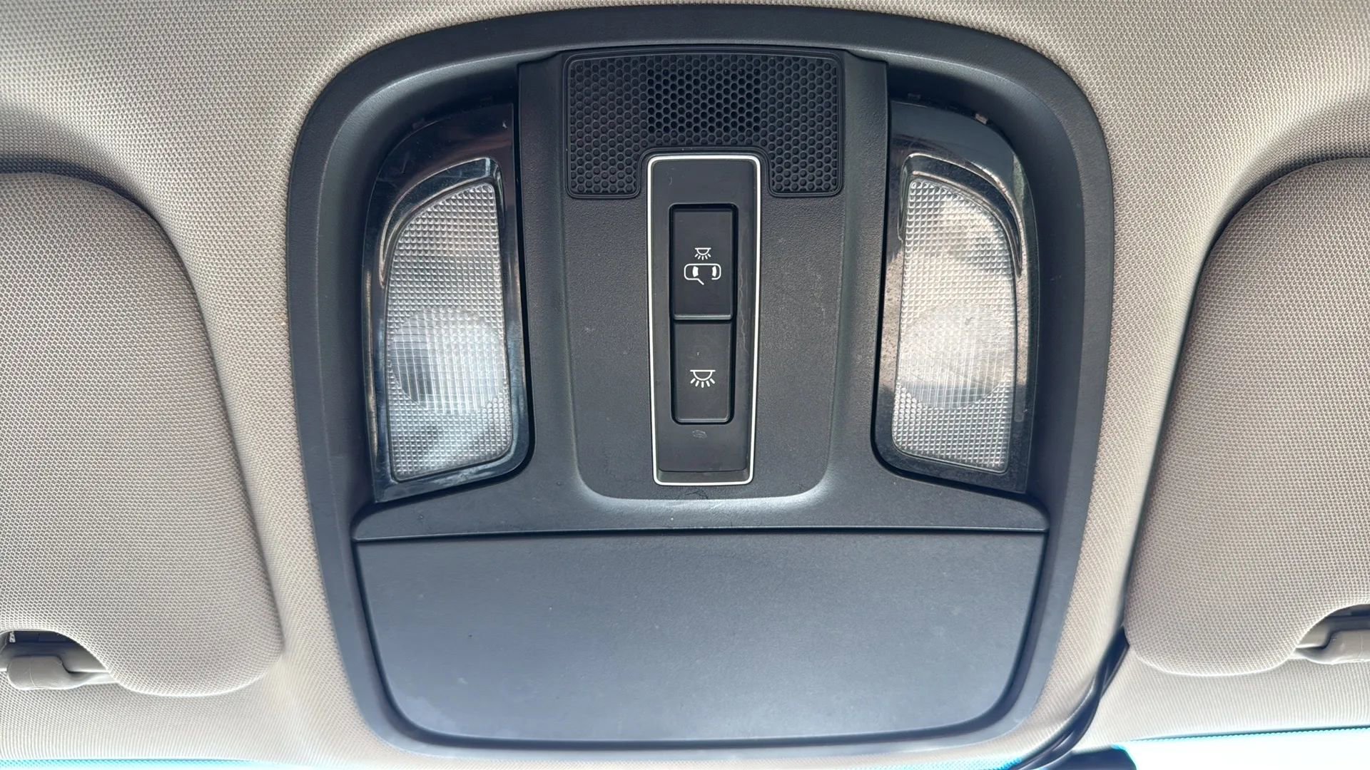 Used 2019 Kia Sorento LX image 21