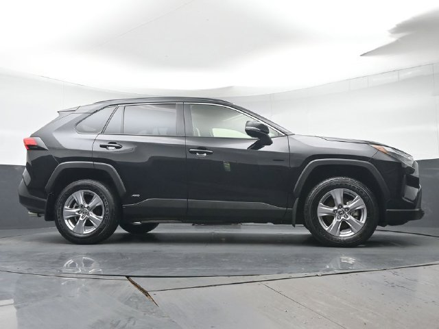 Certified 2025 Toyota RAV4 XLE AWD/4WD image 33