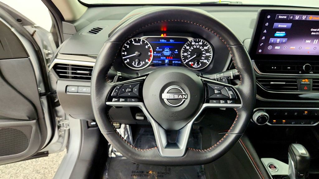 Used 2024 Nissan Altima 2.5 SR w/ SR Premium Package FWD image 14