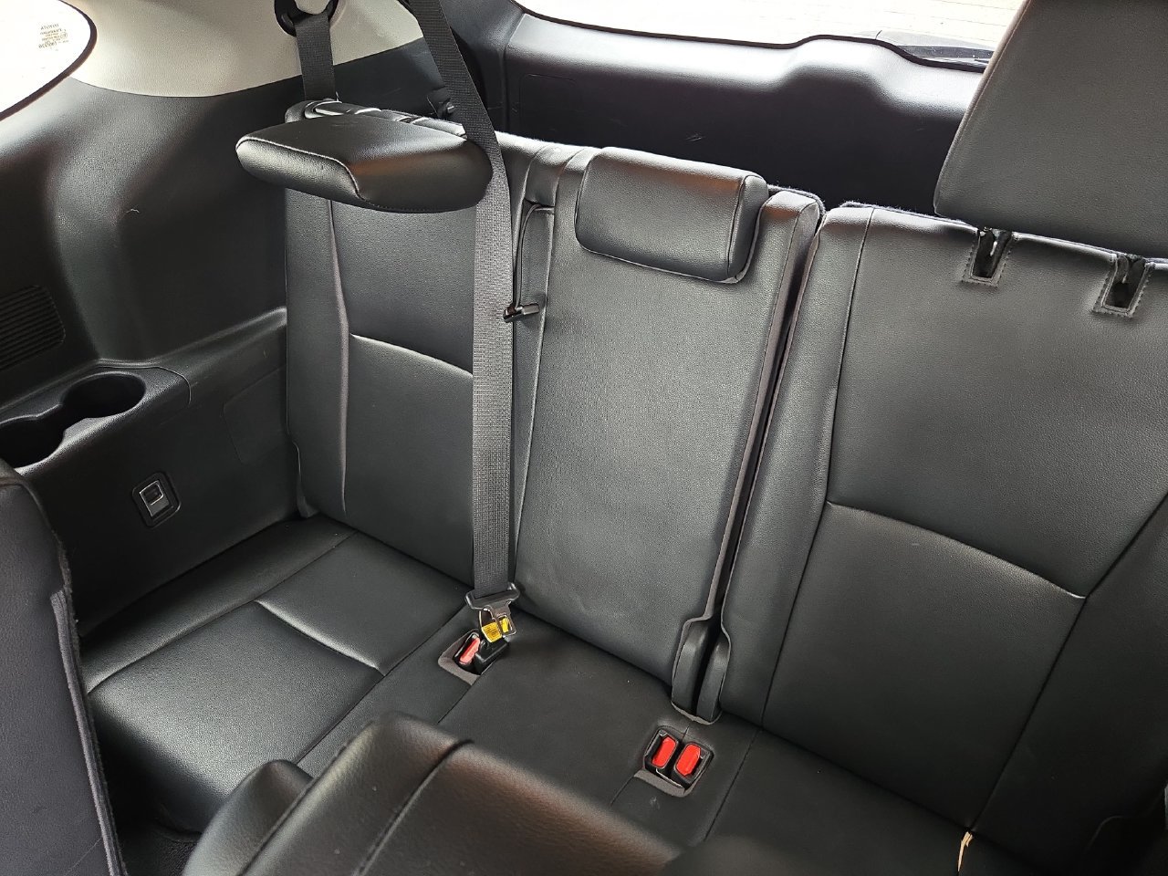 Used 2022 Toyota Highlander XLE AWD/4WD image 24