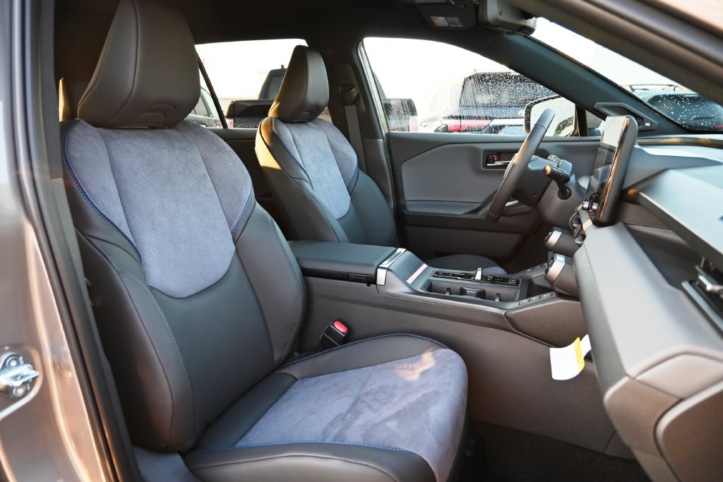 New 2026 Toyota RAV4 XSE w/ Panoramic Sun Roof Package AWD/4WD image 14