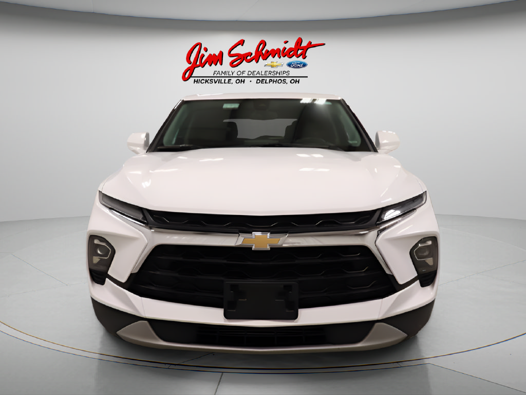Used 2025 Chevrolet Blazer LT FWD image 3