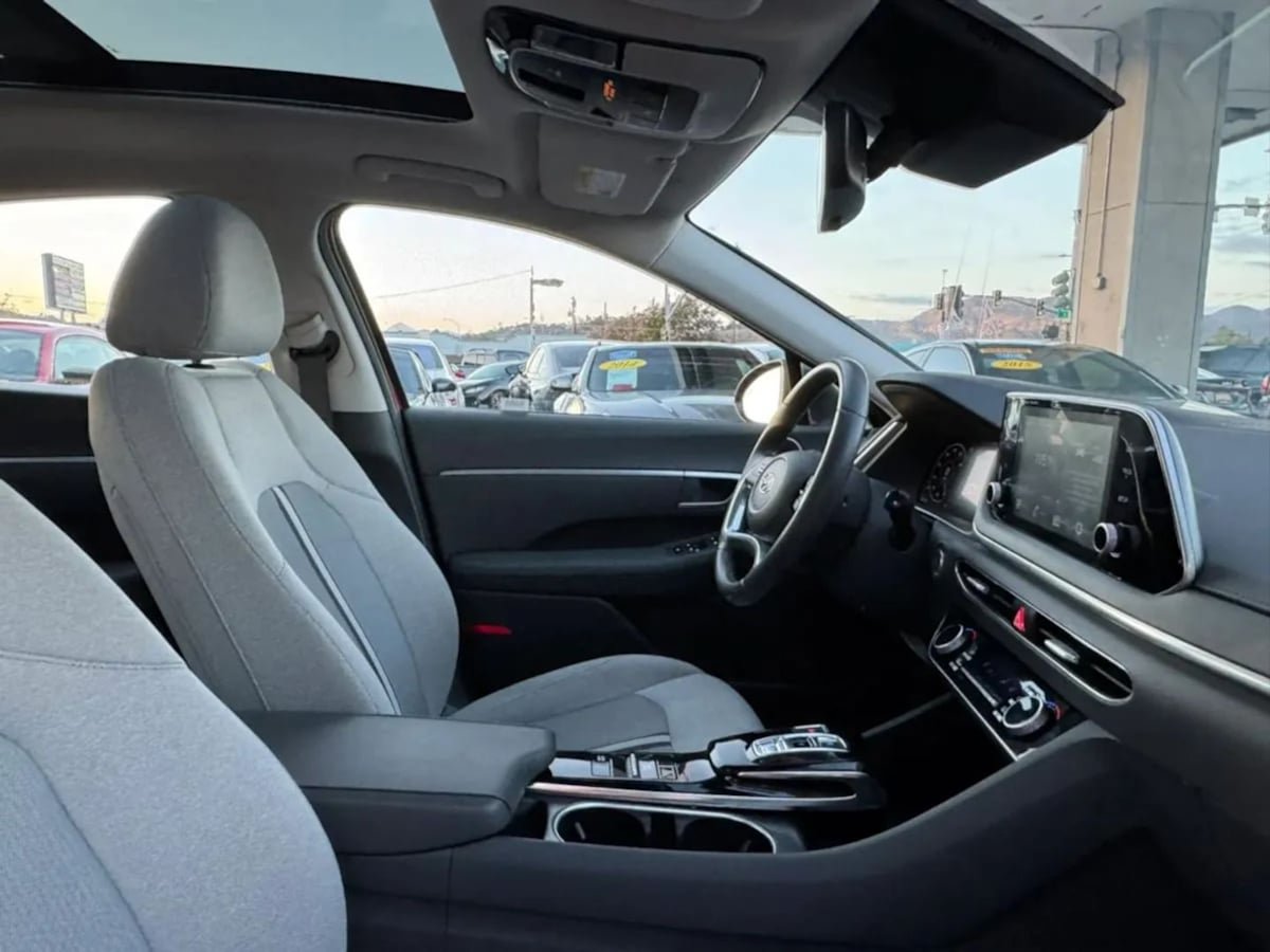 Used 2020 Hyundai Sonata SEL w/ Convenience + Sunroof Package FWD image 10