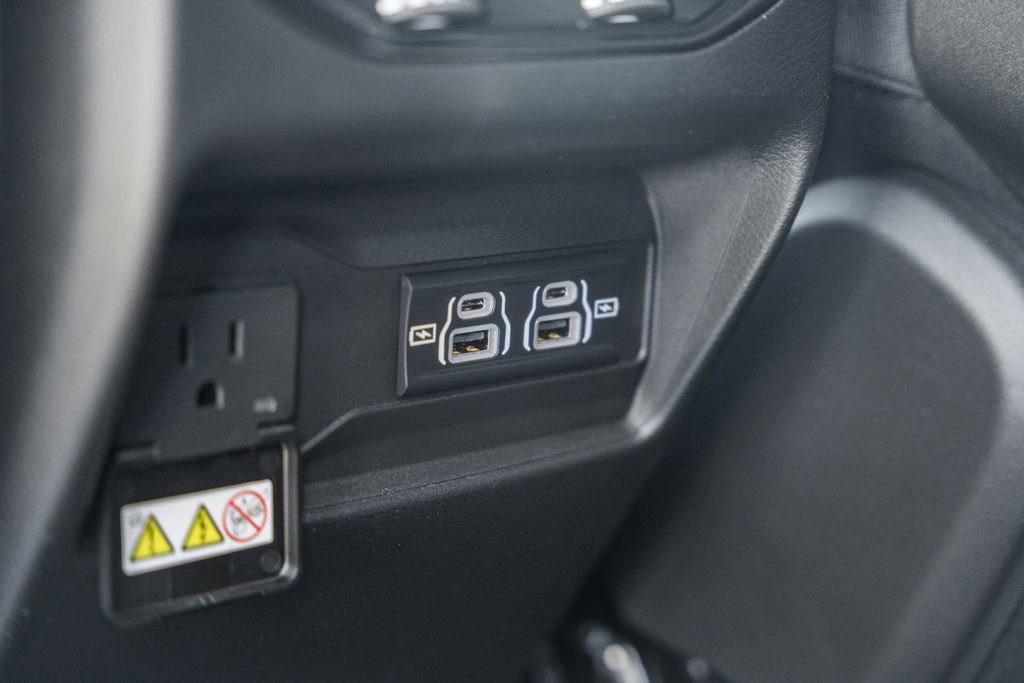 New 2025 Jeep Grand Cherokee Laredo X w/ Luxury Tech Group I image 36