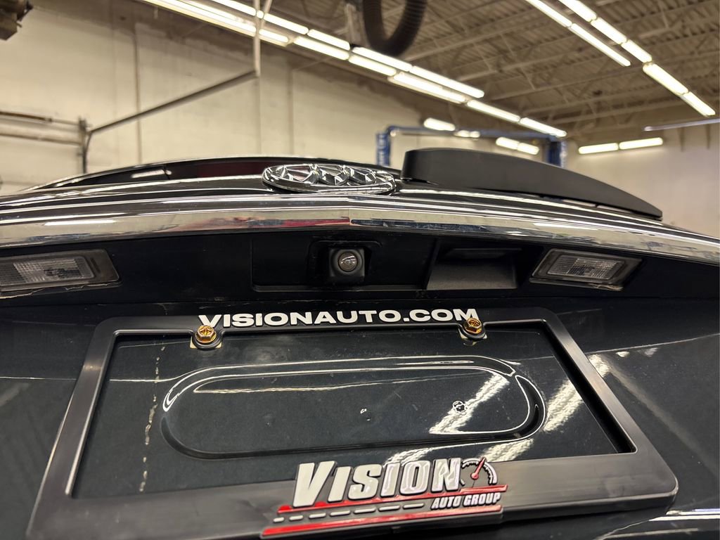 Used 2019 Buick Enclave Essence image 16