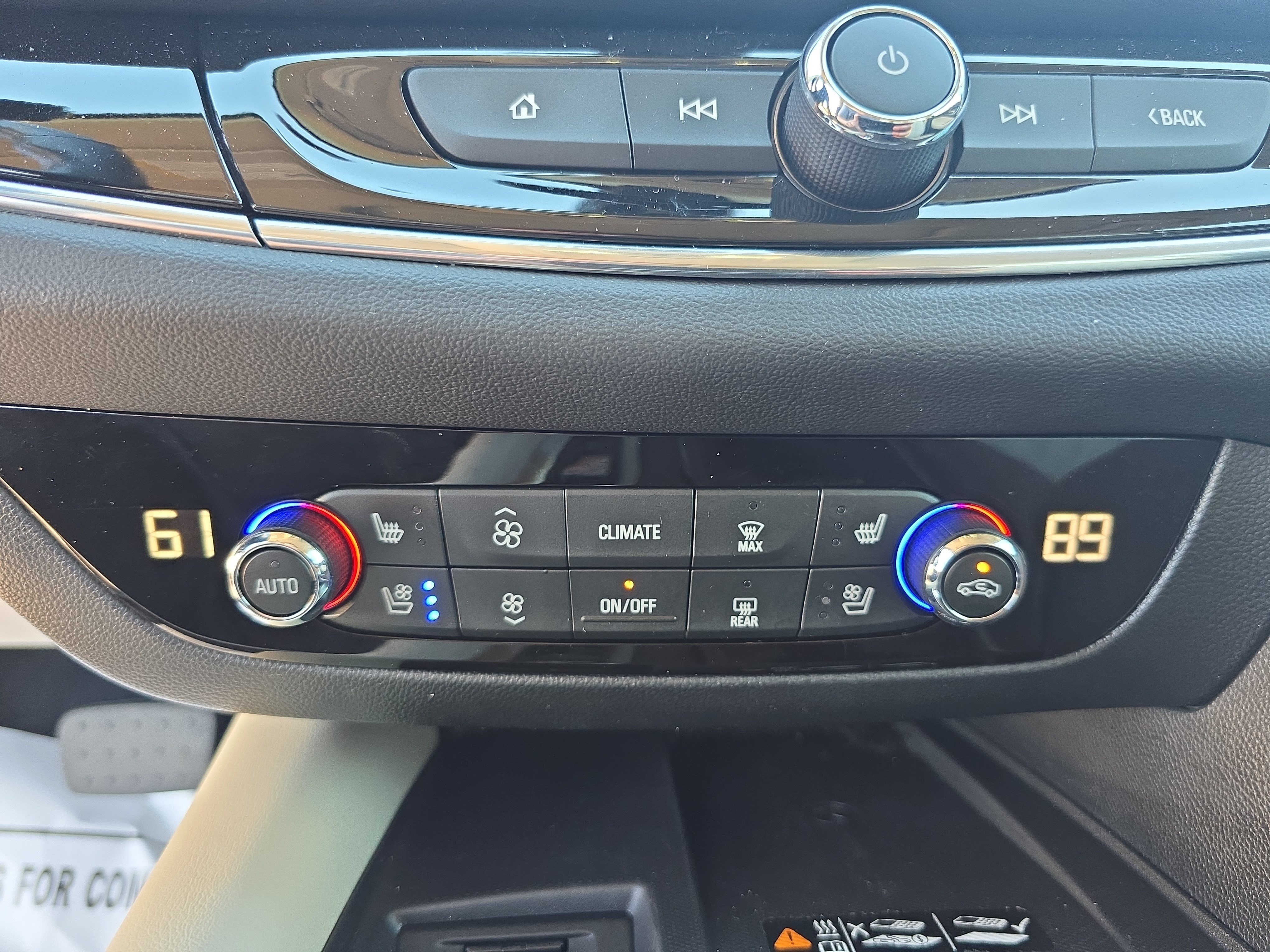 Used 2024 Buick Enclave Avenir w/ Avenir Technology Package FWD image 22