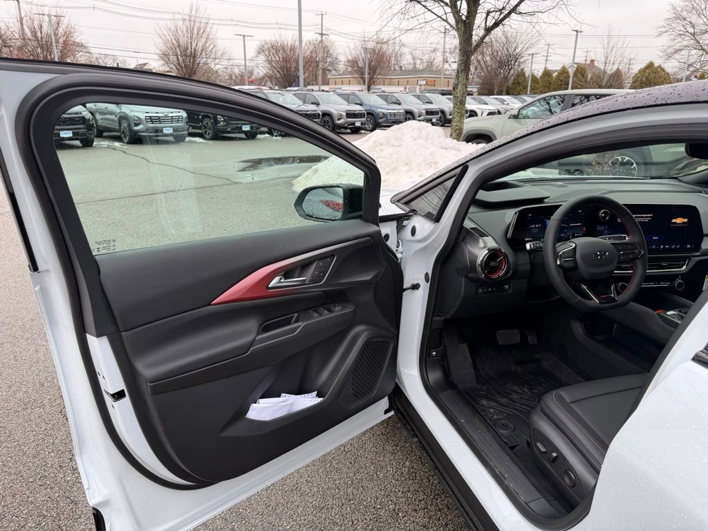 New 2026 Chevrolet Equinox EV RS w/ Convenience Package II AWD/4WD image 10