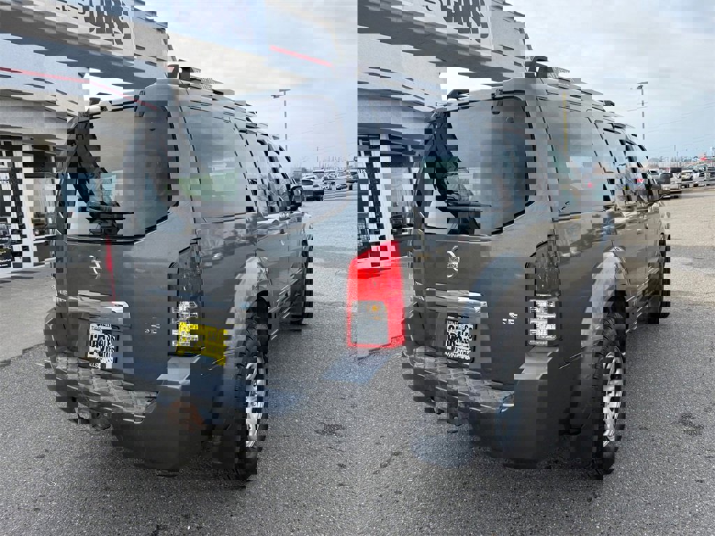 Used 2006 Nissan Pathfinder SE w/ (P01) Se Premium Pkg image 8