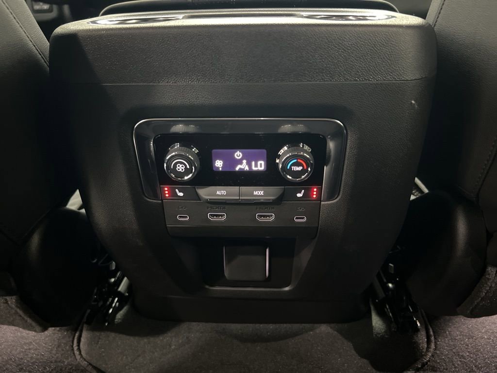 New 2026 Chevrolet Suburban High Country image 21