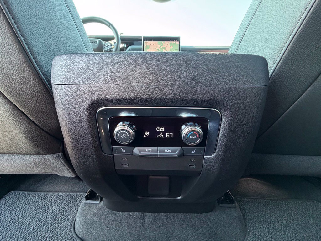 Used 2026 GMC Yukon Denali w/ Sun & Power Step Package AWD/4WD image 9
