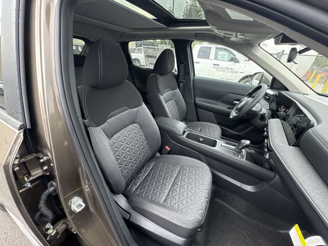 Certified 2025 Nissan Kicks SV w/ SV Premium Package AWD/4WD image 25