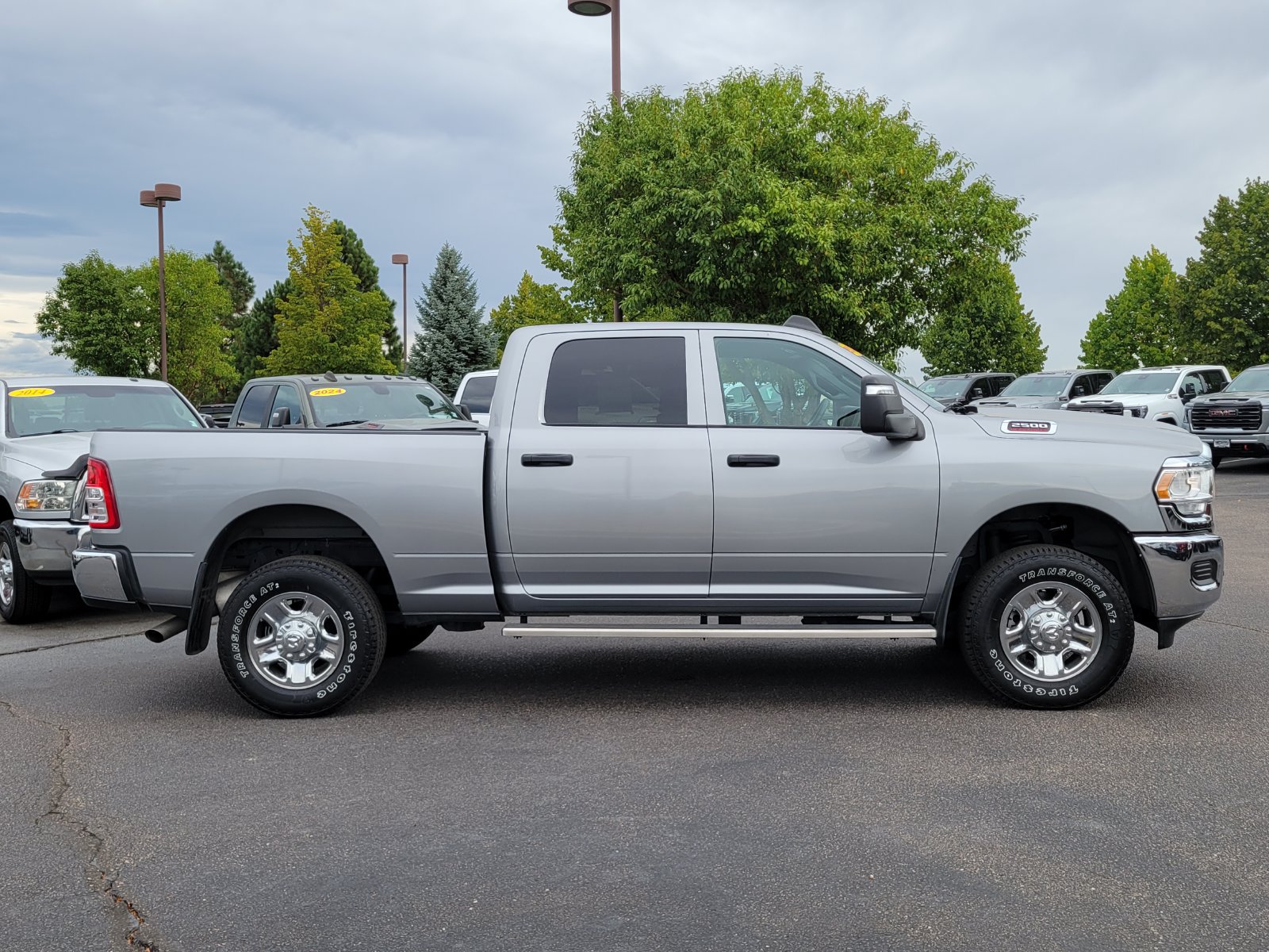 Used 2024 RAM 2500 Tradesman w/ Chrome Appearance Group AWD/4WD image 2