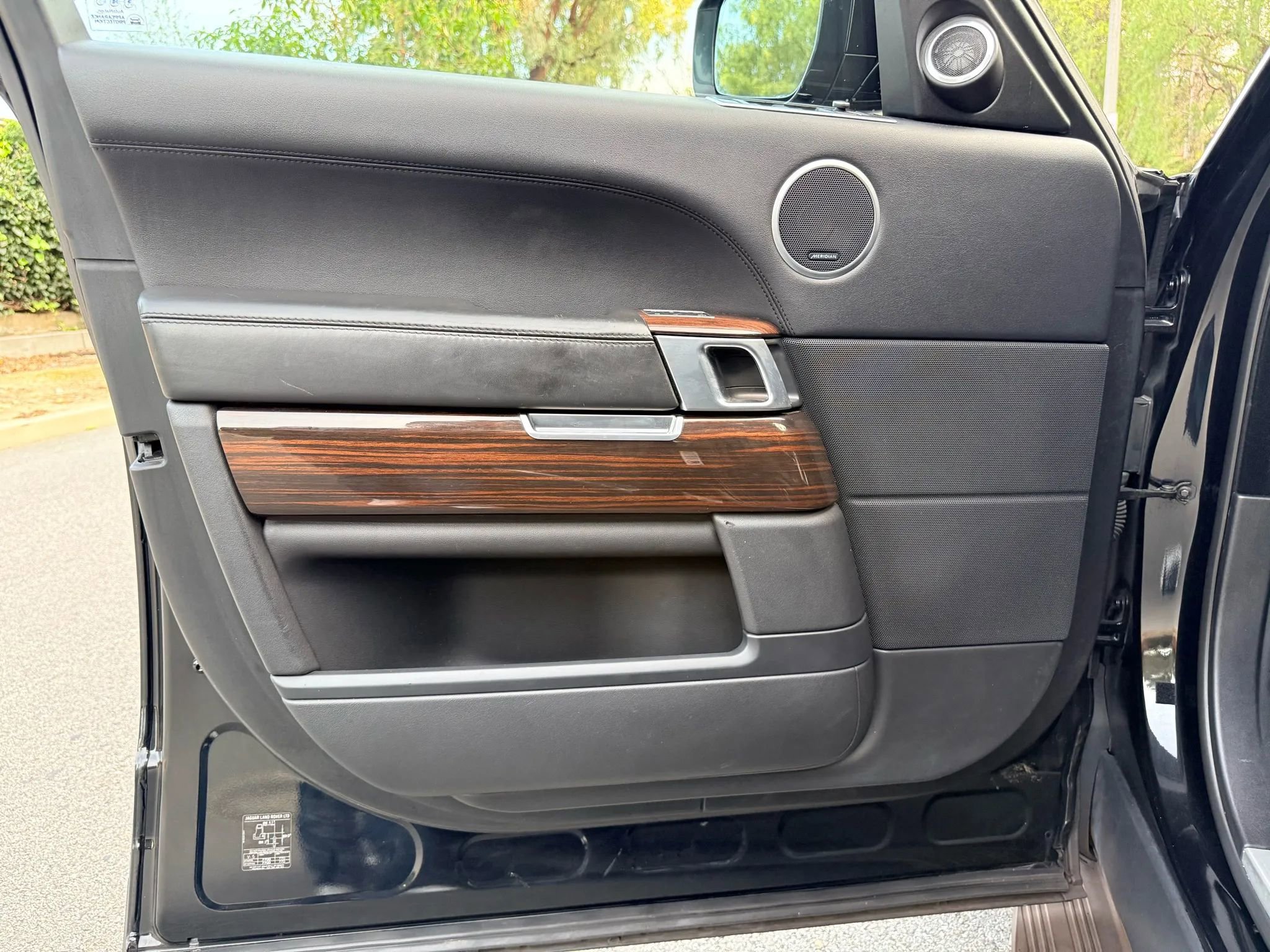 Used 2016 Land Rover Range Rover HSE image 21