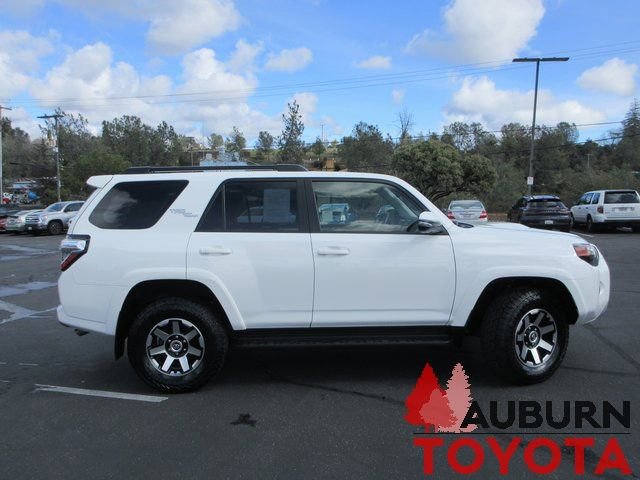 Certified 2024 Toyota 4Runner TRD Off-Road Premium image 3