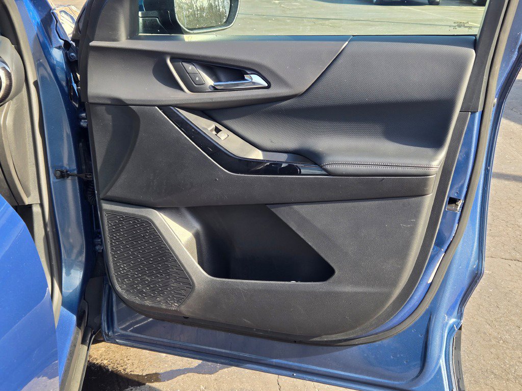 Certified 2025 Chevrolet Equinox LT FWD image 5