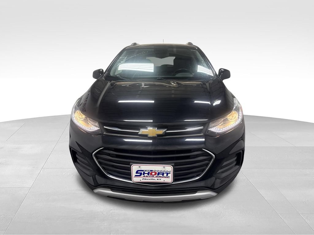 Used 2019 Chevrolet Trax LT w/ Driver Confidence Package FWD image 3