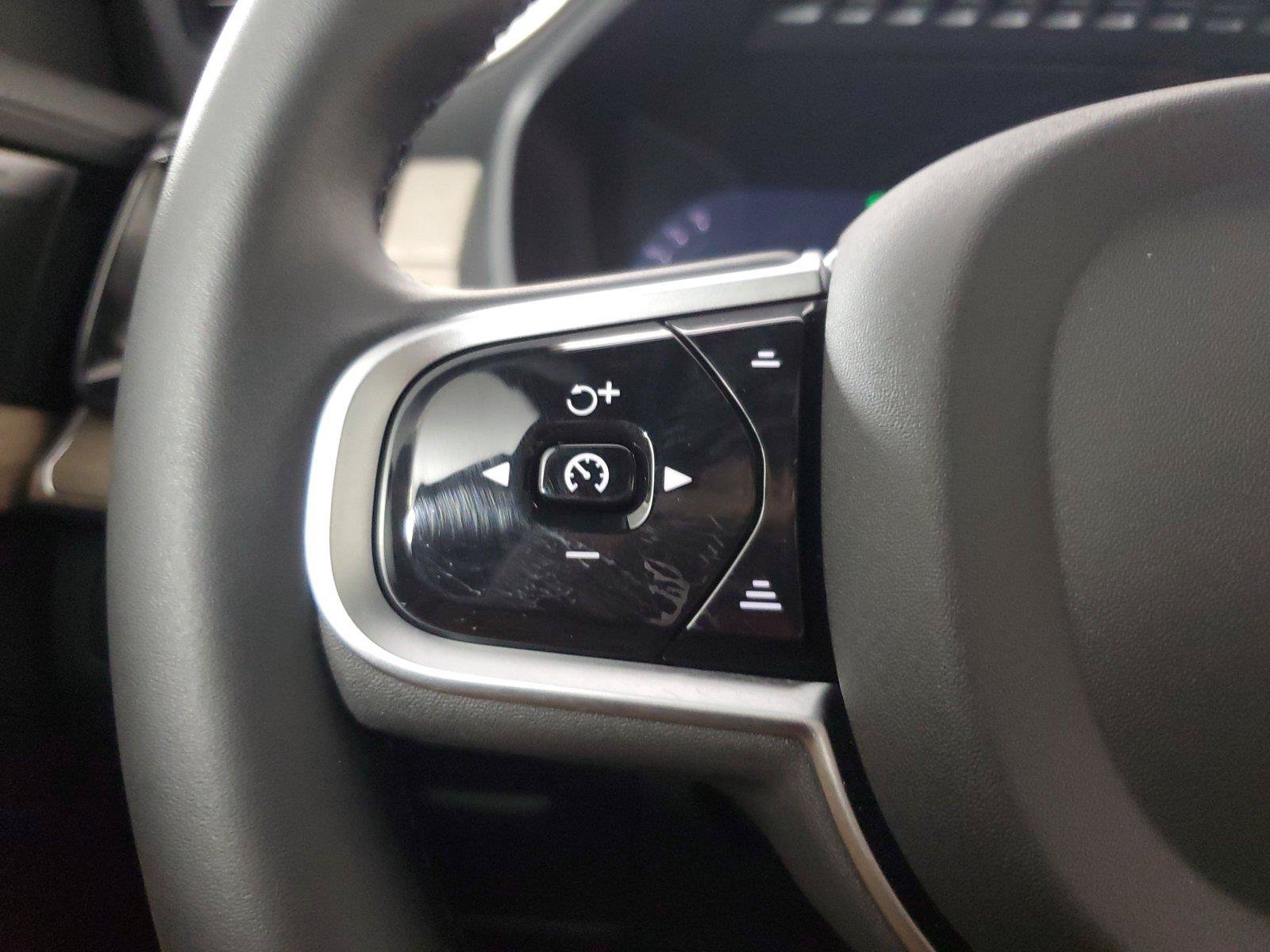 Certified 2026 Volvo XC90 B6 Plus w/ Protection Package Premier AWD/4WD image 25