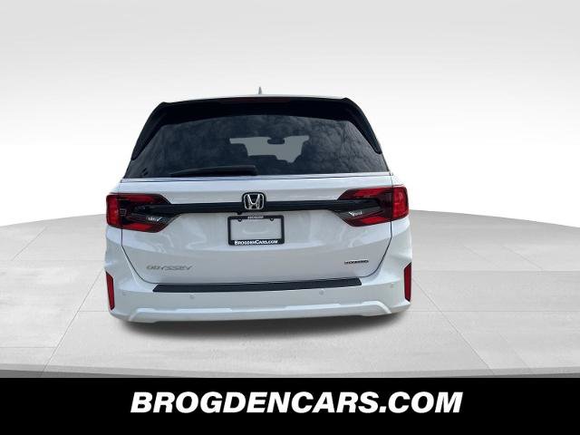 New 2026 Honda Odyssey Touring image 4