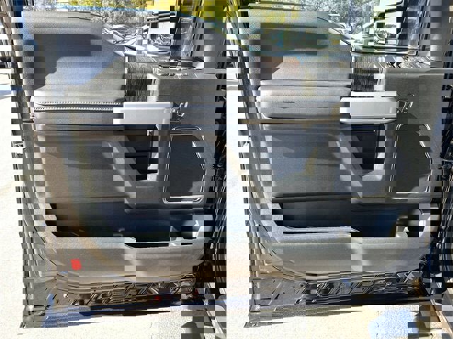 Used 2021 Ford F350 Lariat w/ Chrome Package image 22