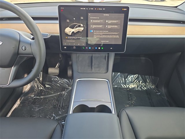 Used 2025 Tesla Model Y Long Range image 11