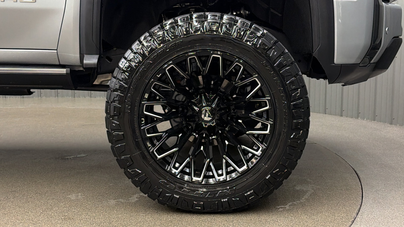 Used 2026 GMC Sierra 2500 Denali Ultimate w/ LPO, GMC Protection Package AWD/4WD image 9