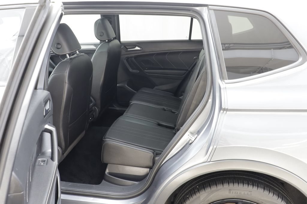 Certified 2023 Volkswagen Tiguan SE R-Line AWD/4WD image 14