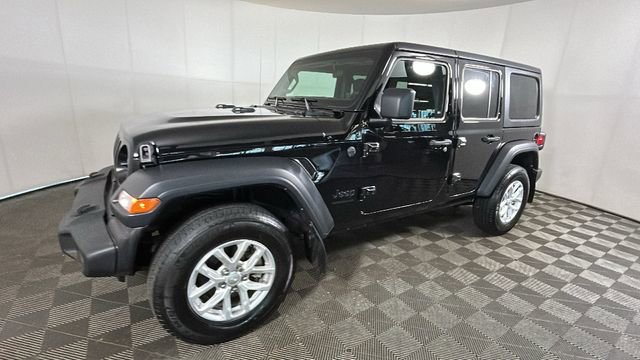 Used 2023 Jeep Wrangler Unlimited Sport w/ Cold Weather Group AWD/4WD image 7