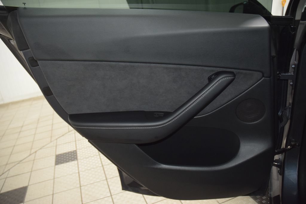 Used 2022 Tesla Model Y Performance AWD/4WD image 41