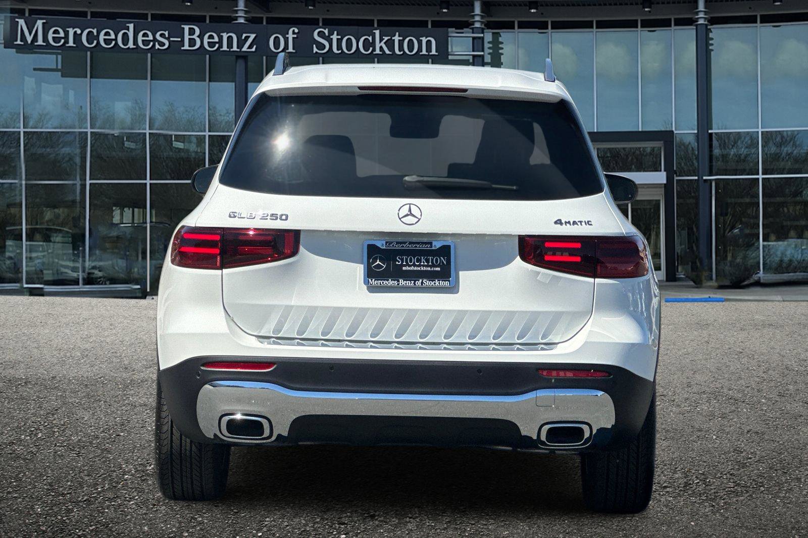 New 2025 Mercedes-Benz GLB 250 4MATIC image 5